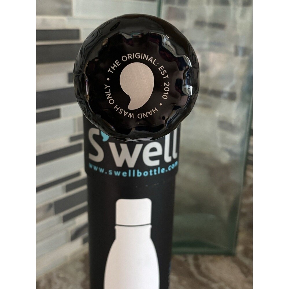 S'well Vacuum Insulated Stainless Steel Water Bottle 17oz / 500ml - Picture 3 of 7